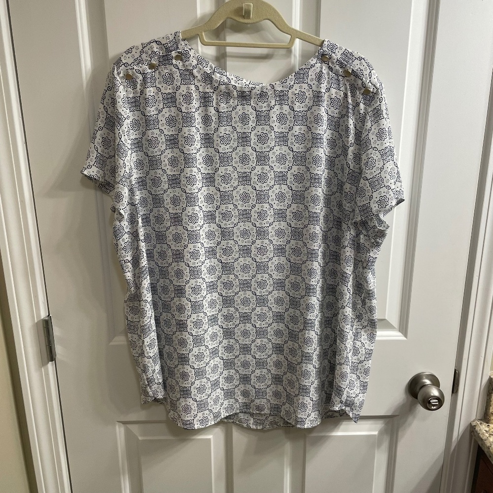 LOFT Women's XXL Cream Navy Patterned Short Sleeve Blouse, XXL